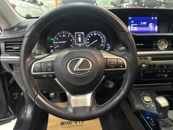 Used 2015 Lexus ES SAU000071